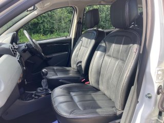 /photos/7446/8048d3b4-c940-6ae6-c61b-c7d334cbf008_i320x240.jpg